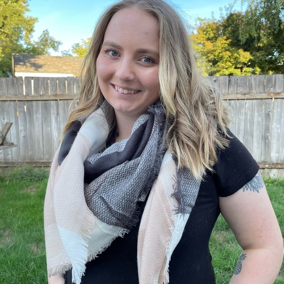 Accessories - Color Block Blanket Scarf - Charcoal/Peach
